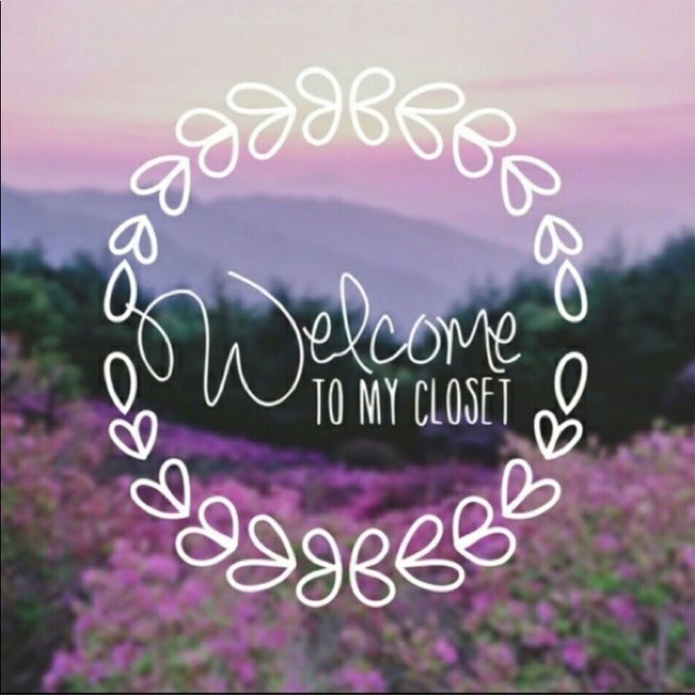 🌸Welcome to my closet!! I am open to trades!!🌸